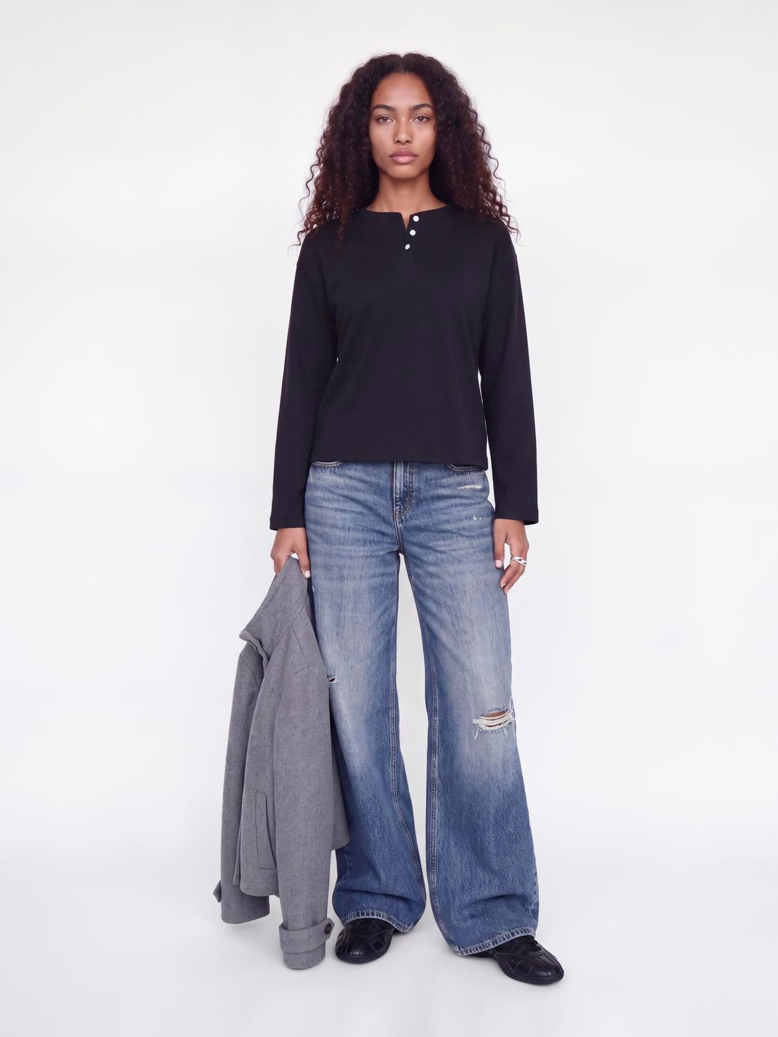 model_shot-front_full